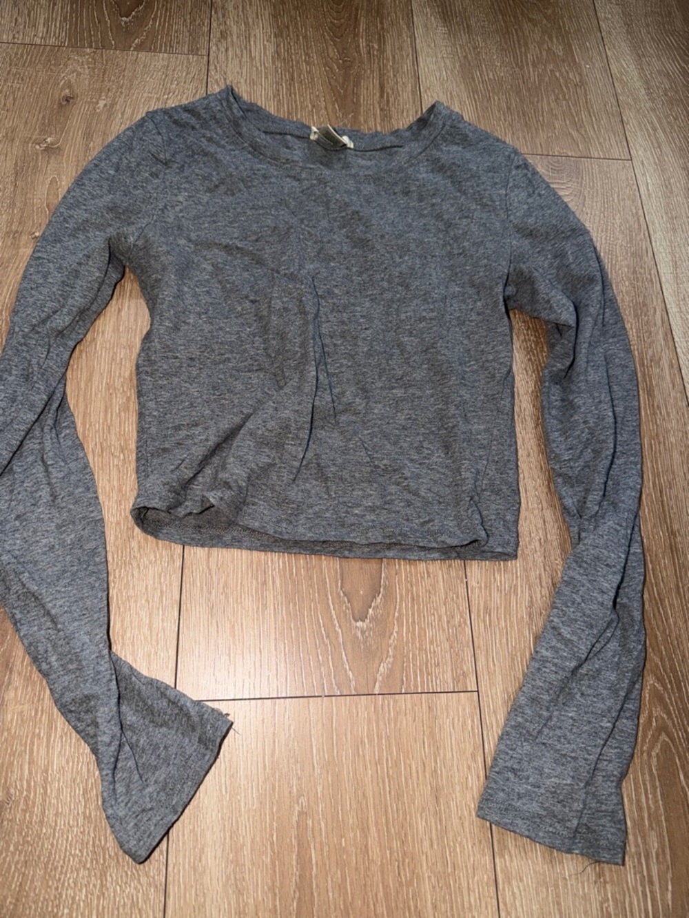 Bozzolo Gray Long-Sleeve Cropped Tee